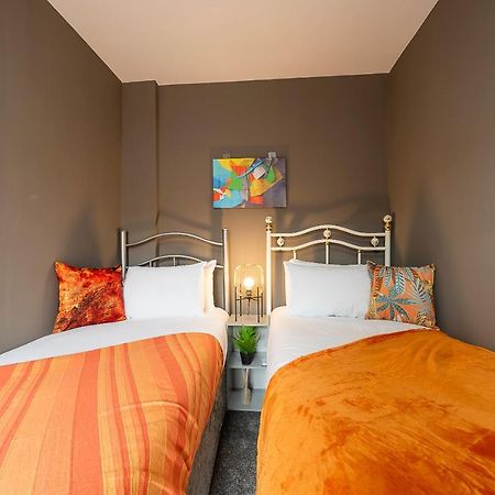 Art-Filled Bohemian 1 Bedroom Apt 2 Beds Colourful Praise Inn Apartment Kingston upon Hull Ngoại thất bức ảnh
