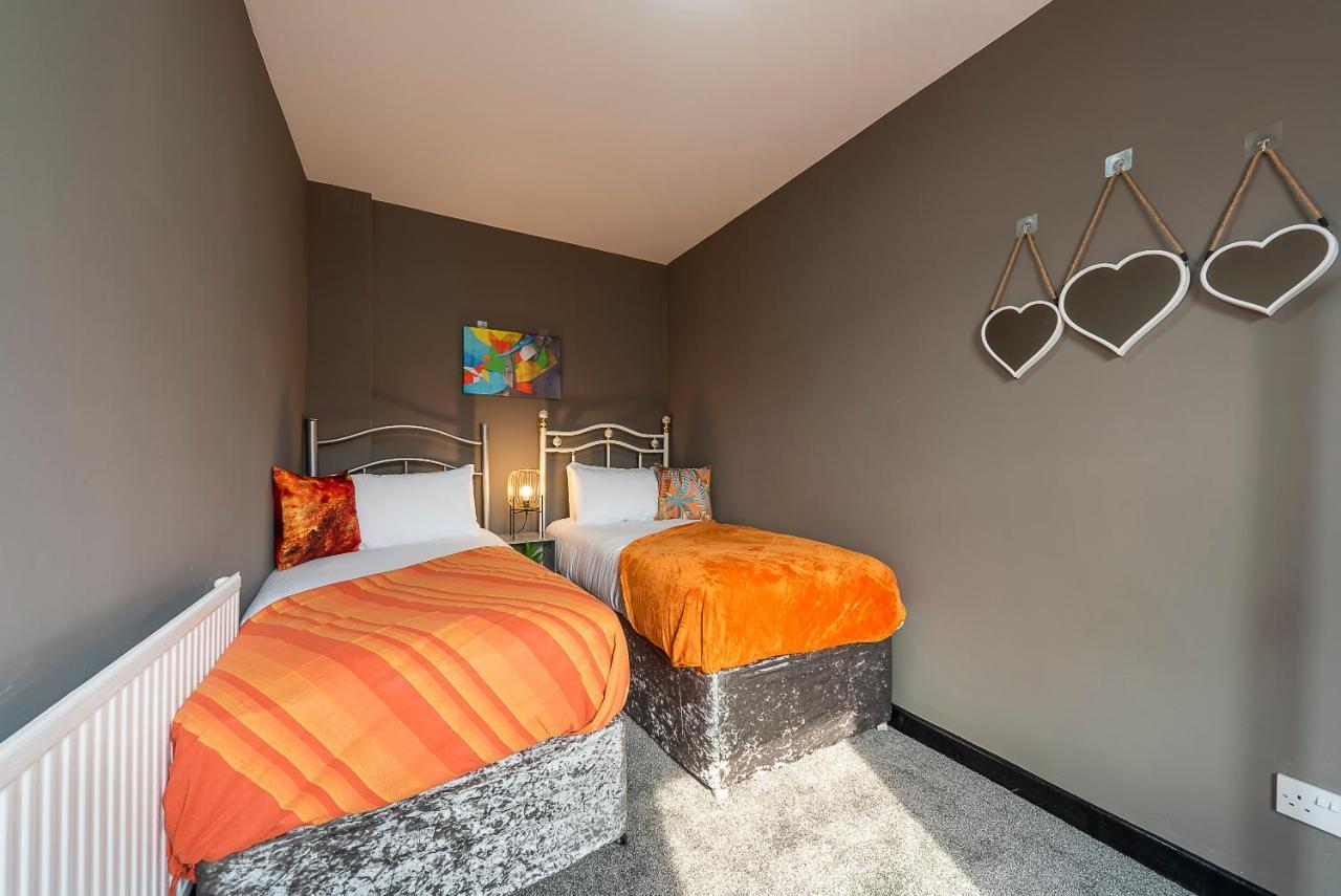 Art-Filled Bohemian 1 Bedroom Apt 2 Beds Colourful Praise Inn Apartment Kingston upon Hull Ngoại thất bức ảnh